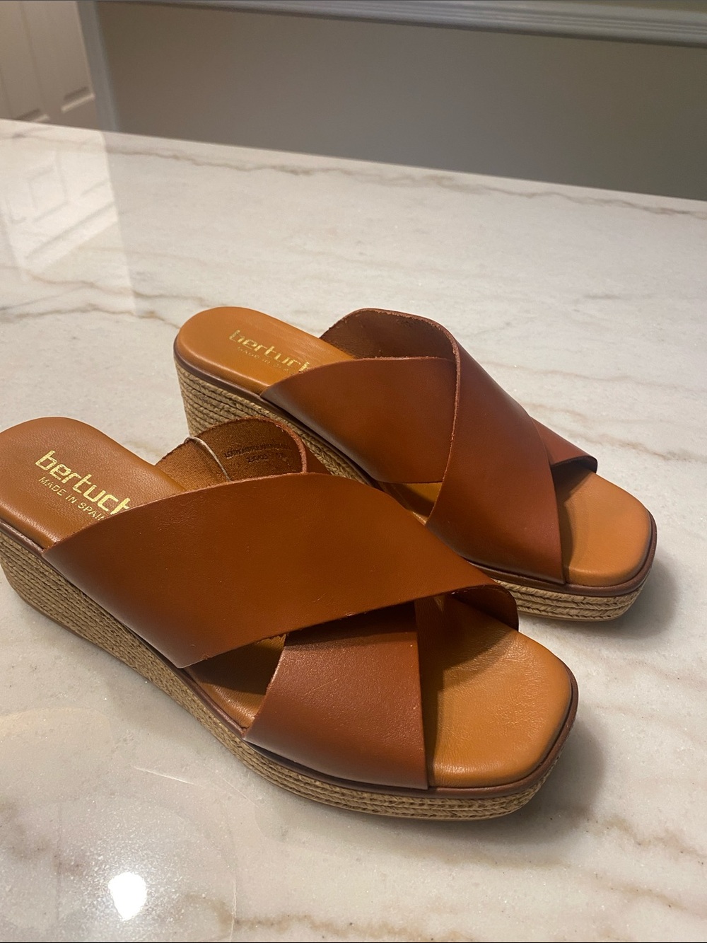Bertuchi Brown Leather Crisscross Wedge Sandals size 41
